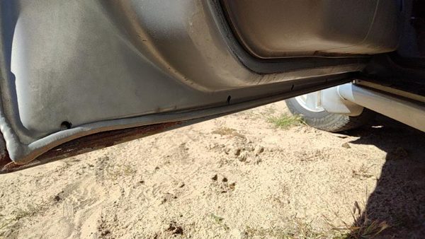 2000 Chevrolet Malibu Front Door LH 17U Silvermist Hail — photo 7