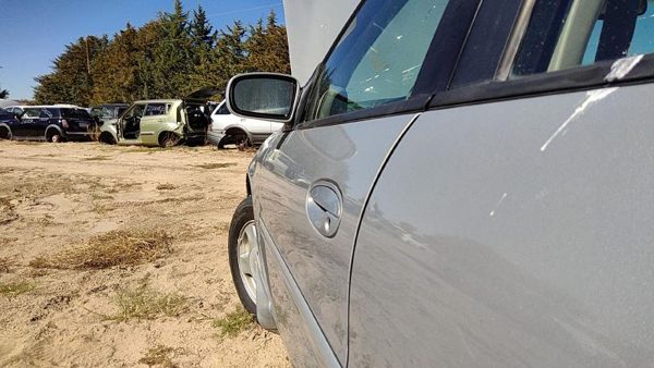 2000 Chevrolet Malibu Front Door LH 17U Silvermist Hail — photo 5