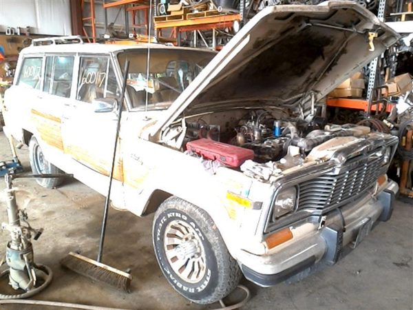 1985 Jeep Grand — vehicle photo 3