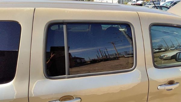 2006 Chevrolet HHR Rear Door RH Gold 15U — photo 3