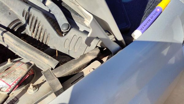 2006 Chevrolet Cobalt Hood Hinge RH Chevy 95U Ultra Silver Complete Pair LH RH — photo 3