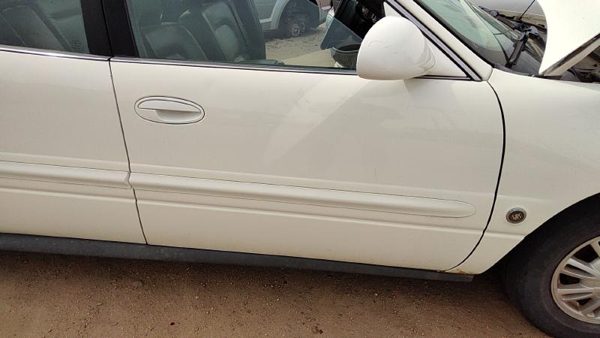 2004 Buick LeSabre Front Door RH White 40U — photo 2