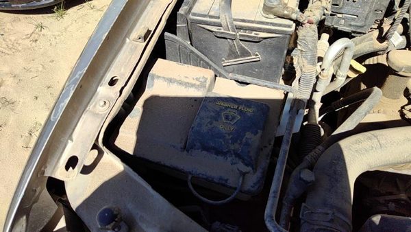 98-02 Ford Expedition Windshield Washer Fluid Reservoir With Pump Oem Wiper Tank — photo 1
