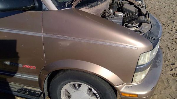 1995 Chevy Astro Fender RH Brown — photo 4