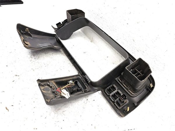 1994-2004 Isuzu Npr Trim Bezel Around Speedometer Oem Dash Surround Panel Gray — photo 16