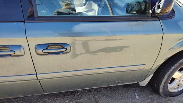 2007 Dodge Caravan Front Door RH Magnesium Ppk — photo 3