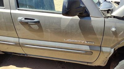 2004 Jeep Liberty Front Door RH Khaki Pjc