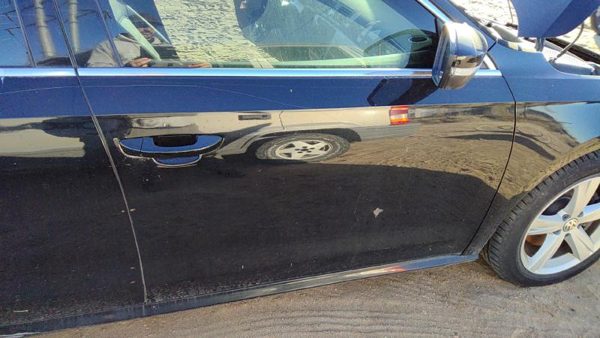 2013 Volkswagen Passat Front Door RH Black A1 — photo 2