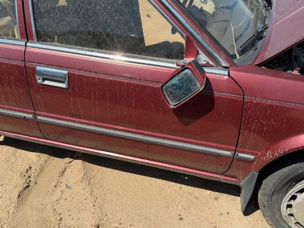 1987 Nissan Maxima Front Door RH Red — photo 3