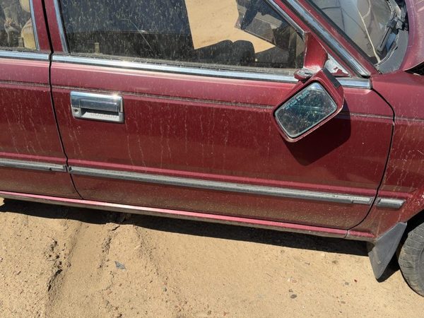 1987 Nissan Maxima Front Door RH Red — photo 4