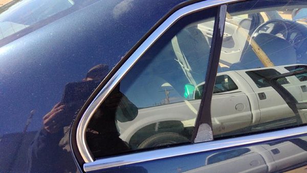 2005-10 Vw Jetta Passenger Right Rear Vent Window Back Door Glass With Frame Oem — photo 5