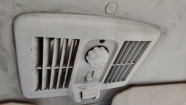 96-07 Isuzu Npr Roof Vent Cieling Oem Gray — photo 3
