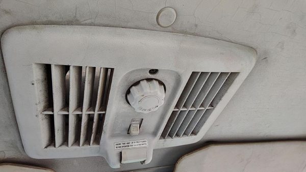 96-07 Isuzu Npr Roof Vent Cieling Oem Gray — photo 4