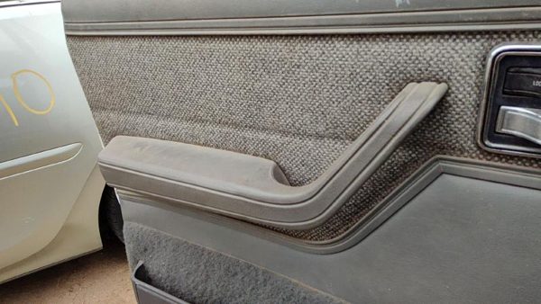 1984-1996 Jeep Cherokee Driver Left Inside Pull Handle Arm Rest Panel Oem Gray — photo 2