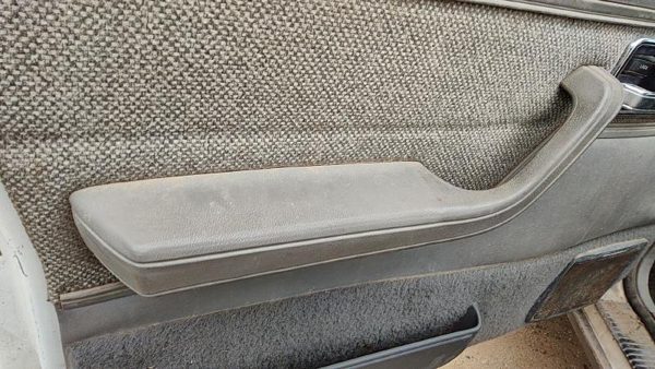 1984-1996 Jeep Cherokee Driver Left Inside Pull Handle Arm Rest Panel Oem Gray — photo 4