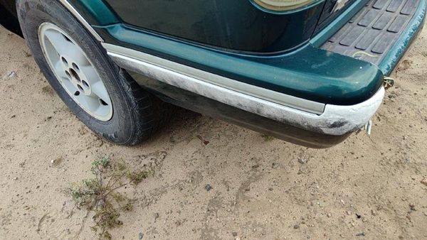 1995-1997 S10 Blazer Driver Left Rear Moulding Bumper End Cap Oem Green — photo 5