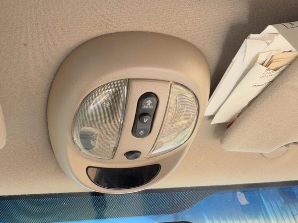 01 Pt Cruiser Center Overhead Console Oem Dome Light Map Lamp Cubby Beige — photo 3