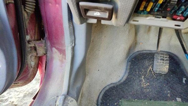 1994-1997 Ford Aspire Driver Left Lower Kick Trim Panel Oem Gray — photo 3