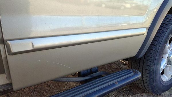 02-10 Explorer Driver Left Rear Moulding From Door Back Trim B2 Harvest Gold — photo 4