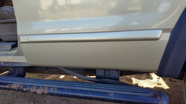 02-10 Explorer Driver Left Rear Moulding From Door Back Trim B2 Harvest Gold — photo 2