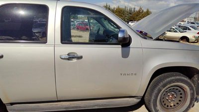 2010 Chevy Tahoe Front Door RH Silver U726S