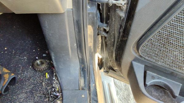 07-17 Ford Expedition Passenger Right Lower Kick Trim Panel Oem 1W Black/Camel — photo 1
