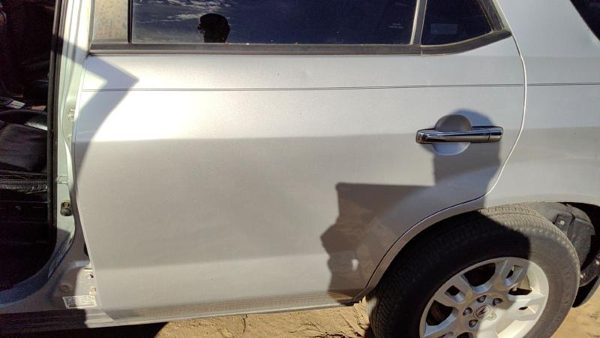 2004 Acura MDX Rear Door LH Silver — photo 3