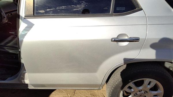 2004 Acura MDX Rear Door LH Silver — photo 1