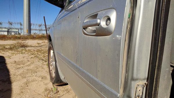 2007 Dodge Caravan Front Door LH PS2 Bright Silver Metallic — photo 5