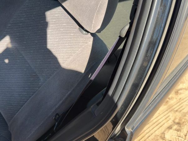 1995-1997 Nissan Maxima Driver Left Front Seat Belt Retractor Oem Shoulder Black — photo 1
