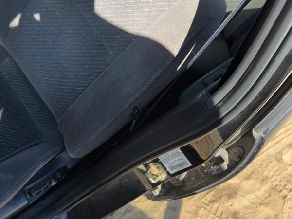 1995-1997 Nissan Maxima Driver Left Front Seat Belt Retractor Oem Shoulder Black — photo 4