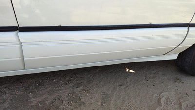 94 Pontiac Bonneville Passenger Right Front Moulding From Door Trim Strip White