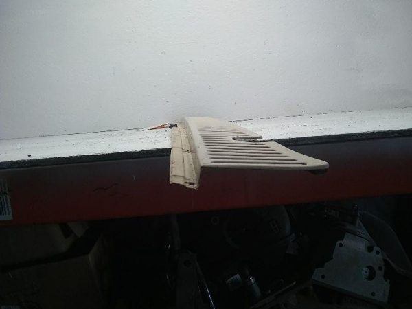 1985 Jeep Grand Wagoneer Windshield Wiper Cowl Trim Molding OEM Cover — photo 8