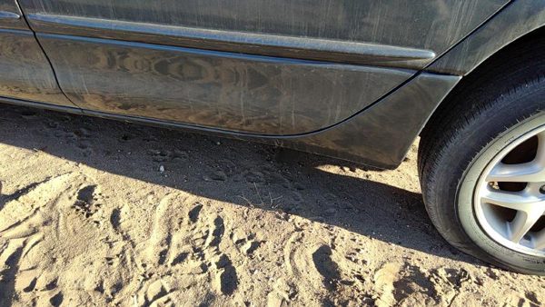 1998-2004 Dodge Intrepid Driver Left Rear Lower Rocker Panel Moulding Side Skirt — photo 1
