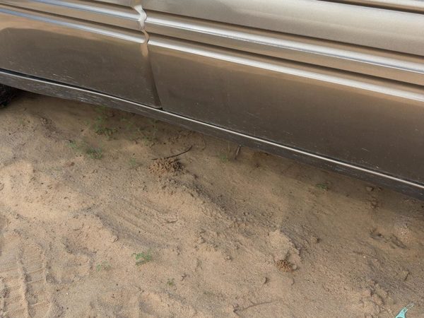 96-99 Pontiac Bonneville Passenger Right Lower Rocker Panel Moulding Oem Gold — photo 5