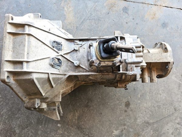 1992 Ford F-250 Transmission Assy. F250 Zf 5 Speed Manual Broke Mount 4x4 7.3L — photo 4