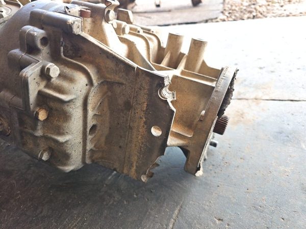 1992 Ford F-250 Transmission Assy. F250 Zf 5 Speed Manual Broke Mount 4x4 7.3L — photo 12