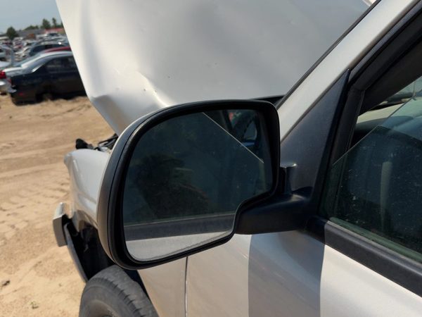 03-06 Suburban 1500 Driver Left Power Side Mirror Door Mounted Silver Birch 59U — photo 5