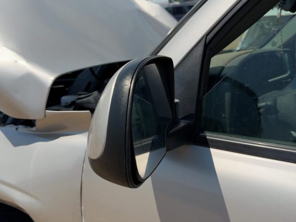 03-06 Suburban 1500 Driver Left Power Side Mirror Door Mounted Silver Birch 59U — photo 7