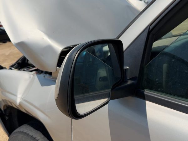 03-06 Suburban 1500 Driver Left Power Side Mirror Door Mounted Silver Birch 59U — photo 8