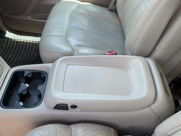 2000-2002 Chevy Suburban Center Console Complete Floor Console Oem Tan 52I — photo 2