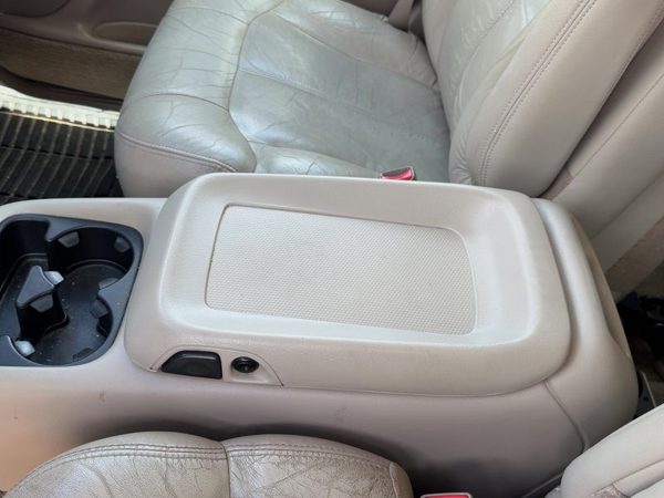 2000-2002 Chevy Suburban Center Console Complete Floor Console Oem Tan 52I — photo 7