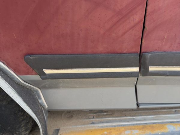 1987-1991 Ford F150 Driver Left Moulding From Fender Oem Trim Strip — photo 4
