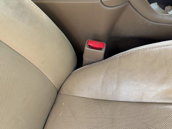 2004 Buick Rainier Passenger Right Front Seat Belt Buckle Receiver Oem Tan 332 — photo 2