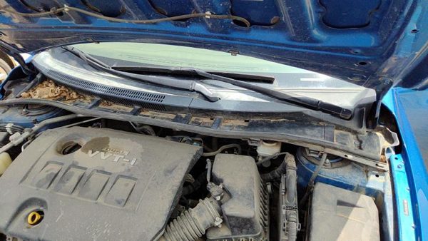 2009-2010 Toyota Corolla Windshield Wiper Cowl Vent Trim Panel Oem Cover — photo 2
