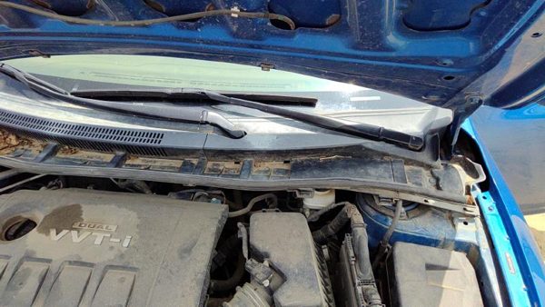 2009-2010 Toyota Corolla Windshield Wiper Cowl Vent Trim Panel Oem Cover — photo 3