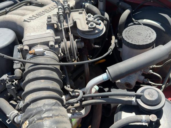 1994 Nissan Pathfinder Driver Left Valve Cover OEM 3.0L VG30E — photo 4