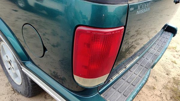 1996 Blazer S10/jimmy S15 Tail Light Assembly LH S10 — photo 5