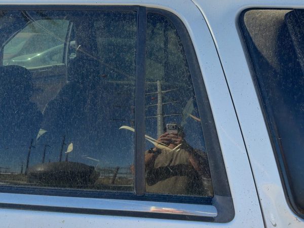 1998 Lincoln Navigator Rear Vent Glass/window LH — photo 3