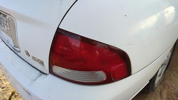 2000-2003 Nissan Sentra Passenger Right Tail Light Brake Lamp Oem Rear — photo 2